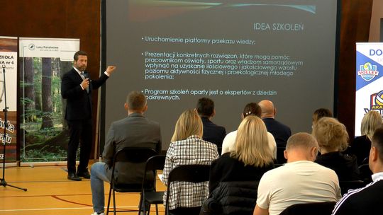 „Aktywność fizyczna młodzieży”  - seminarium promujące zdrowy tryb życia w PSP4 w Radomsku. 