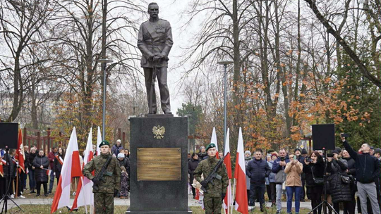 Bełchatów świętuje 107. rocznicę odzyskania niepodległości. Obchody 11 listopada Bełchatów świętuje 107. rocznicę odzyskania niepodległości. Obchody 11 listopada