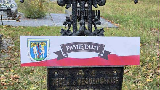 Bełchatowianie znów kwestują na rzecz zabytkowych nagrobków