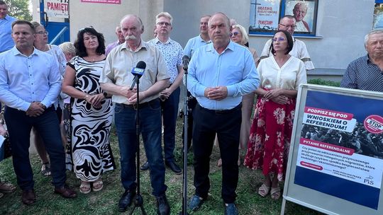 Bełchatowscy działacze PiS ruszyli ze zbiórką podpisów pod wnioskiem o referendum w sprawie nielegalnej imigracji