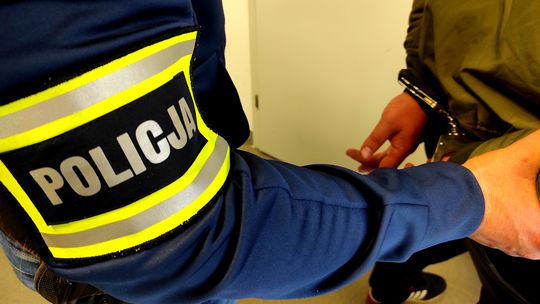 Bełchatowscy kryminalni zatrzymali obywatela Ukrainy. Został deportowany z Polski