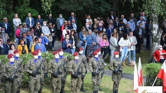 Borowa Góra symbol odwagi i dumy! Bełchatowskie obchody 81. rocznicy wybuchu II wojny światowej ( Bełchatów)