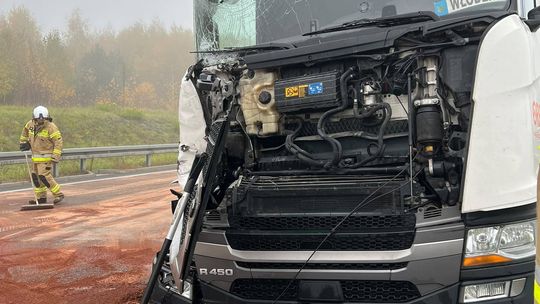 Chwila nieuwagi na drodze zakończyła się kolizją