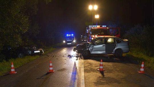 Czołówka Seata z Nissanem