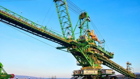 Gigantyczna maszyna górnicza zbudowana przez bełchatowską spółkę