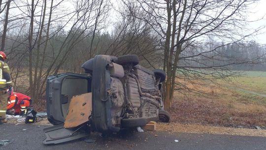 Gm. Wielgomłyny: Tragiczny wypadek. Nie żyje 24-letni kierowca