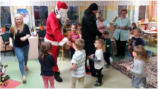 Kibice GKS-u wraz ze św. Mikołajem odwiedzili najmłodszych