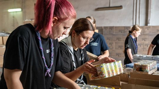 Kolejna pomoc żywnościowa dla bełchatowian. Ponad 24 kg produktów w każdej paczce
