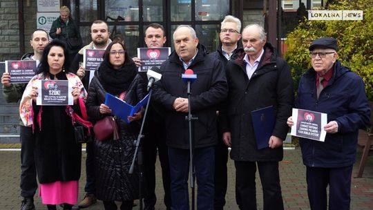 Konferencja prasowa PiS w Bełchatowie o kryzysie w służbie zdrowia Konferencja prasowa PiS w Bełchatowie o kryzysie w służbie zdrowia