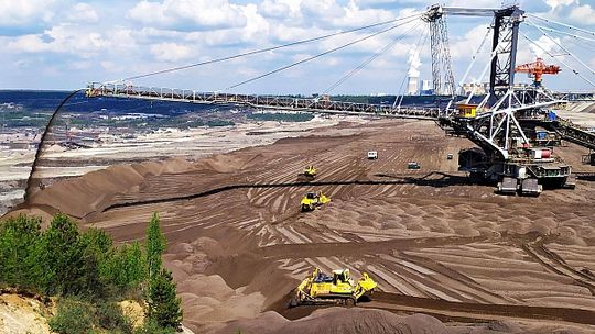 Kopalnia Bełchatów formuje linię brzegową przyszłych, najgłębszych polskich jezior