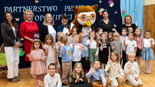 Książka, która prowadzi dalej. Przedszkole „Szóstka” i biblioteka łączą siły