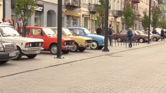 Kultowe samochody zaparkowały w Radomsku.