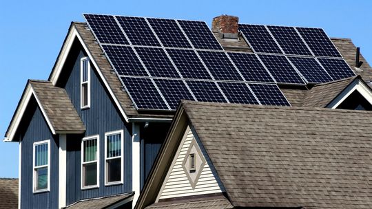 Miliony dla Bełchatowa na zieloną energię. Mieszkańcy zyskają nowe instalacje