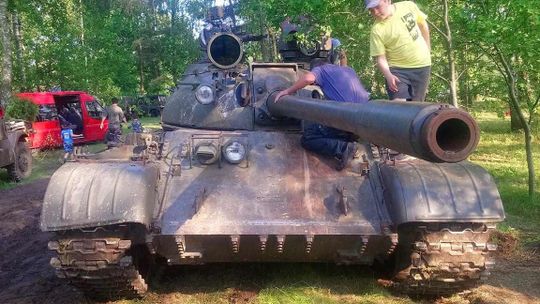 Miłośnicy pojazdów militarnych zawitali do Pożdżenic