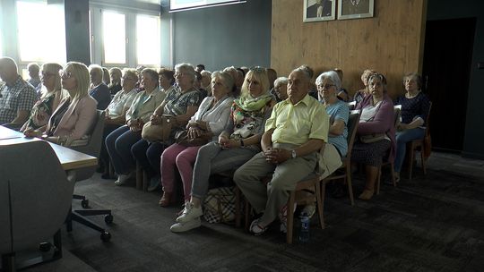 MOPS w Radomsku z ważnymi programami dla seniorów, osób niepełnosprawnych i ich asystentów