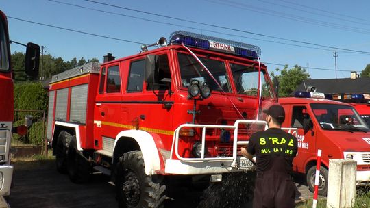 Nowy wóz w OSP Sucha Wieś gotów służyć „Bogu na chwałę i ludziom na ratunek”