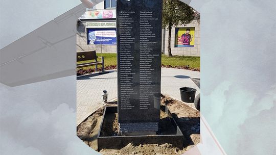 Pomnik Ofiar Tragedii Smoleńskiej stanął w Bełchatowie.