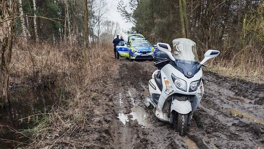 Pościg w gminie Bełchatów. Motocyklista z zakazami i listem gończym zatrzymany