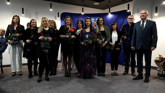 Powiatowe obchody Dnia Pracownika Socjalnego w Bełchatowie pełne podziękowań i wzruszeń Powiatowe obchody Dnia Pracownika Socjalnego w Bełchatowie pełne podziękowań i wzruszeń