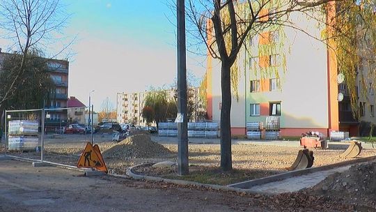Powstają kolejne miejsca parkingowe