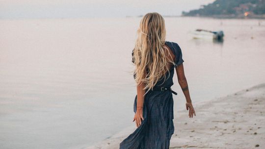 Producent odzieży damskiej – jak wybrać markę, która łączy styl z jakością?