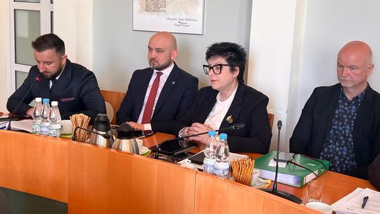 Rada Miejska przeciw decyzji powiatu. Gorąca debata o ulicach Wojska Polskiego i Czaplinieckiej