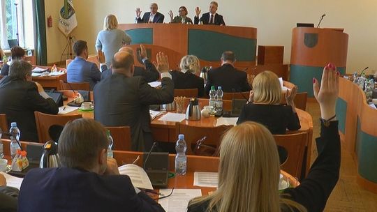 Radni zadecydowali w sprawie Nowogradu, „Inki”, pomnika Piłsudskiego i okręgów wyborczych