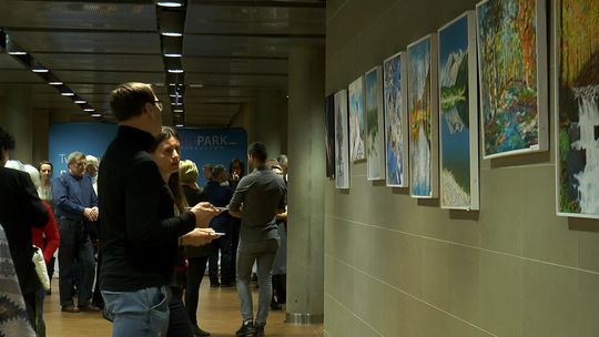 „Radość Tworzenia” - relacja z otwarcia wystawy kleszczowskich artystów-amatorów