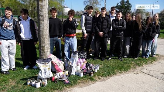 Słodka akcja uczniów „Bronka”. Upiekli ciasta i pomogli zwierzętom