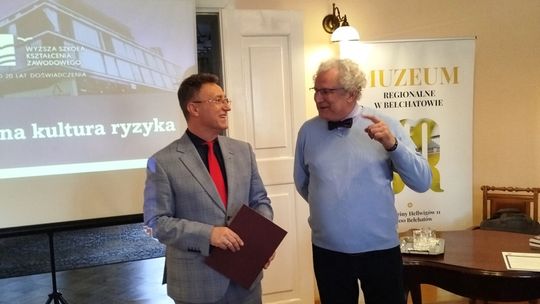 Smartfon a rozwój dziecka. Eksperci ostrzegają podczas konferencji w Bełchatowie Smartfon a rozwój dziecka. Eksperci ostrzegają podczas konferencji w Bełchatowie