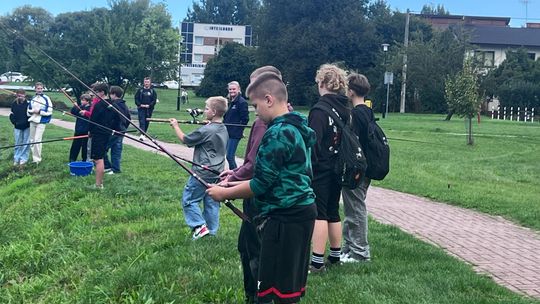 Sprzątanie, zabawa i wędkowanie – VIII biwak ekologiczny w Bełchatowie