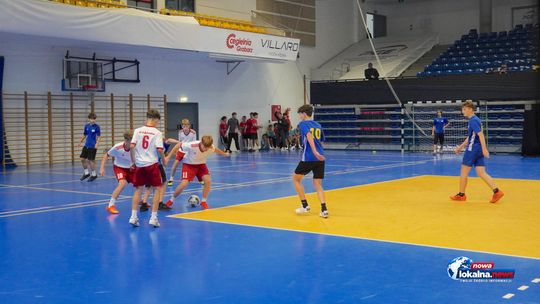 „Strzel gola dla Karola” – piłkarskie emocje w Hali Energia