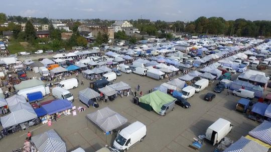 Targowisko w Radomsku - tętniące życiem centrum Radomska