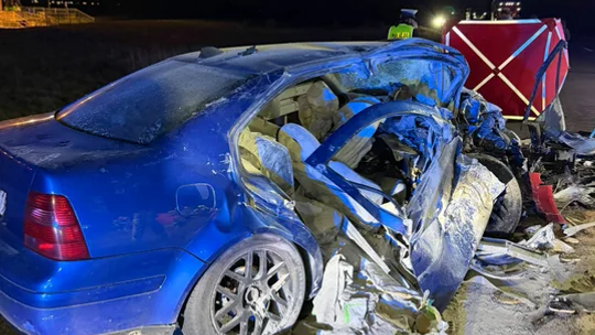 Tragiczny wypadek w Chabielicach. Dwie osoby nie żyją, jedna walczy o życie