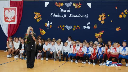 Uczniowie SP nr 3 w Bełchatowie uczcili Dzień Edukacji Narodowej