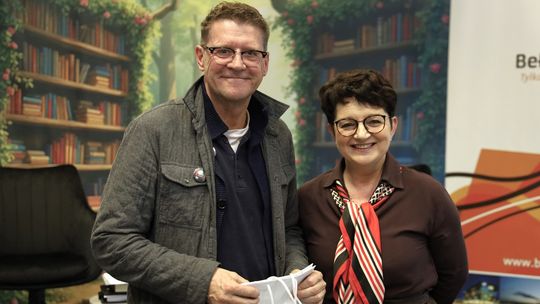 Wyjątkowe spotkanie z Wojciechem Malajkatem w bibliotece Wyjątkowe spotkanie z Wojciechem Malajkatem w bibliotece