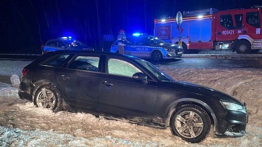 Wypadek na DK74 w Grudnej. Trzy osoby trafiły do szpitala