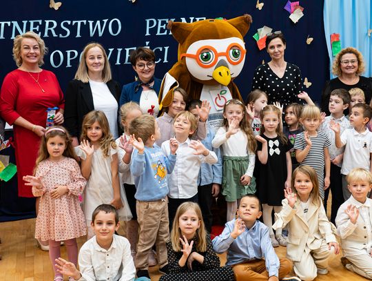Książka, która prowadzi dalej. Przedszkole „Szóstka” i biblioteka łączą siły
