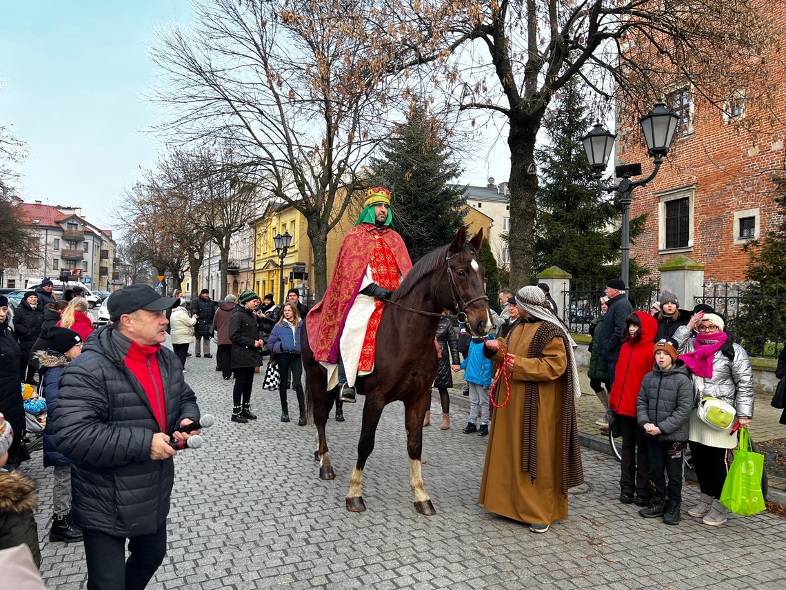 Barwny Orszak Trzech Króli wrócił na ulice Piotrkowa