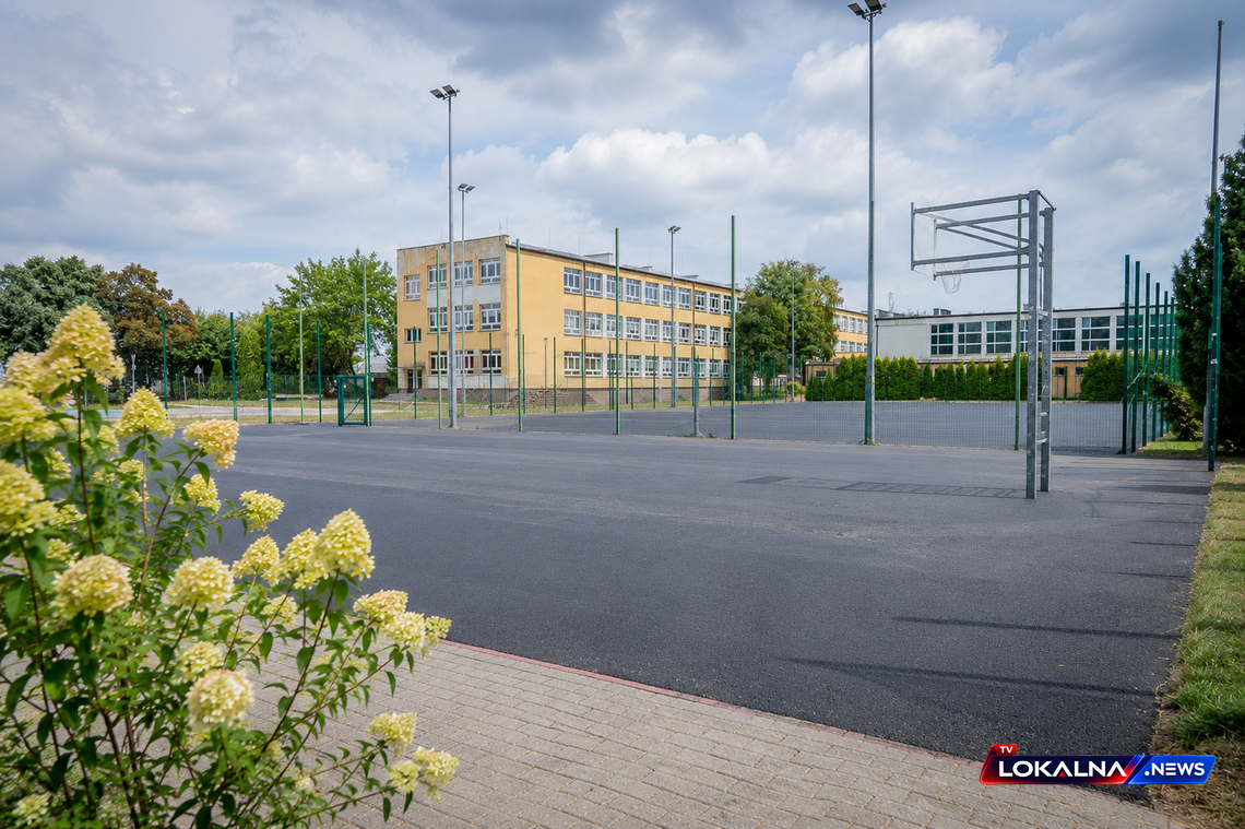 Duże zmiany na Orliku przy SP nr 3. Modernizacja wchodzi w kolejny etap