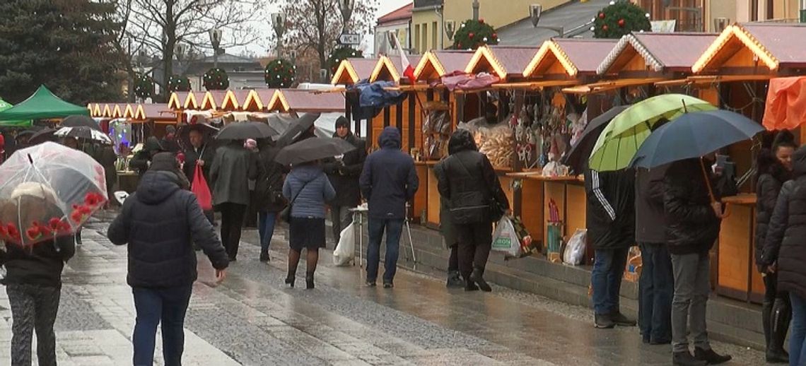 Kilkunastu Mikołajów pośród 50 straganów – tak wyglądał tegoroczny jarmark