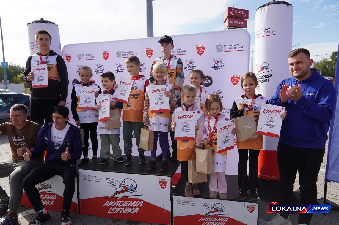 Małe skoki, wielkie emocje. Akademia Lotnika po raz pierwszy w Bełchatowie Małe skoki, wielkie emocje. Akademia Lotnika po raz pierwszy w Bełchatowie