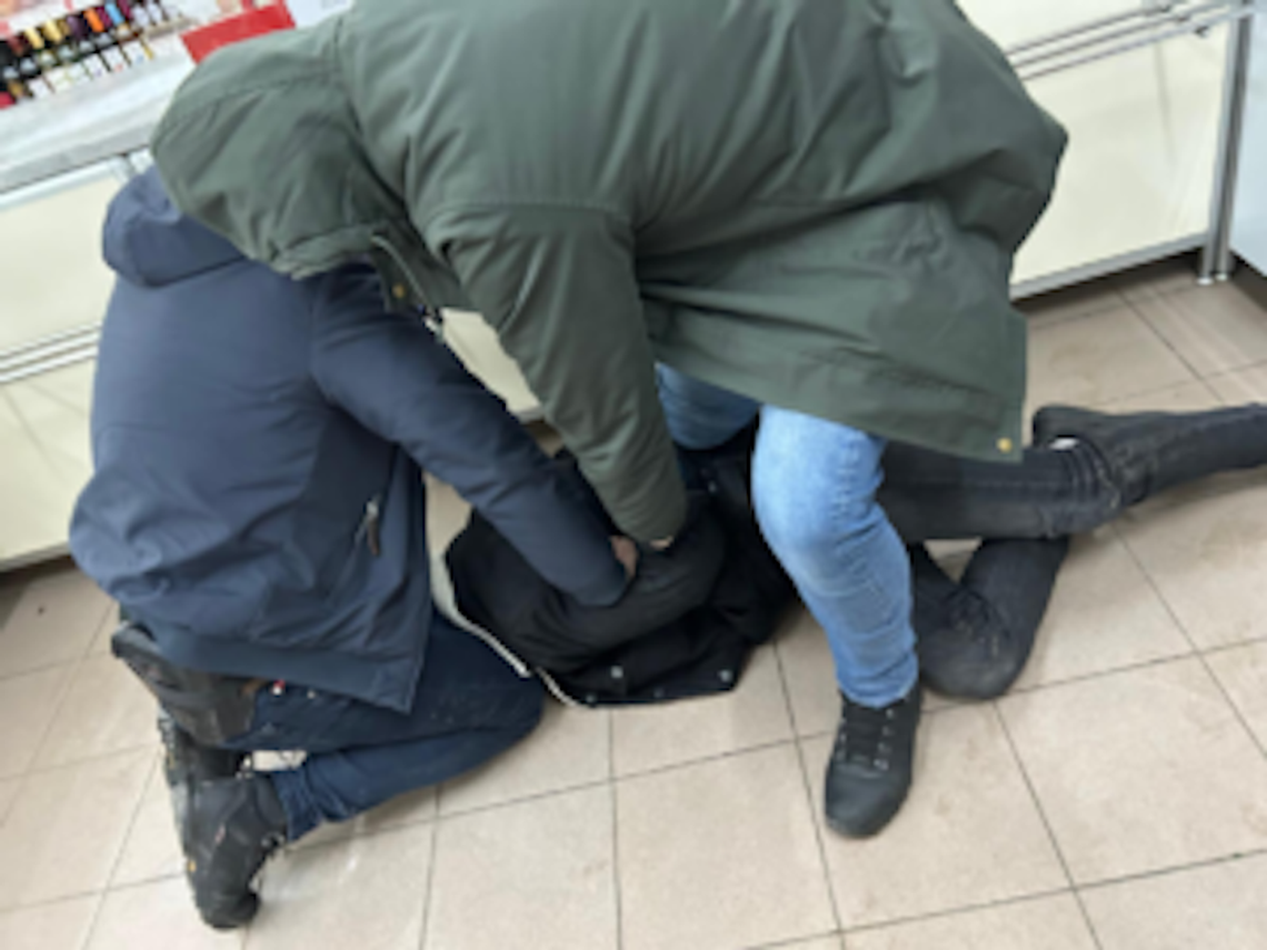 Rozbój z nożem w salonie gier. Podejrzany zatrzymany przez bełchatowskich kryminalnych