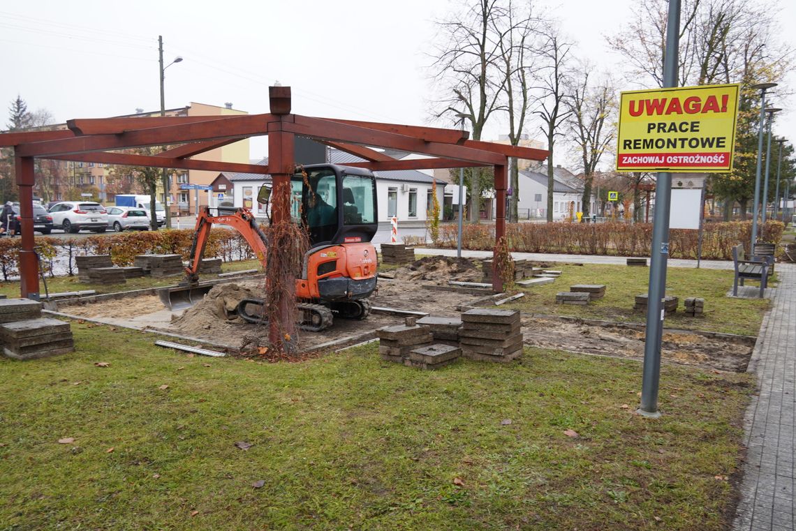 Trwa przebudowa placu Wolności w Bełchatowie