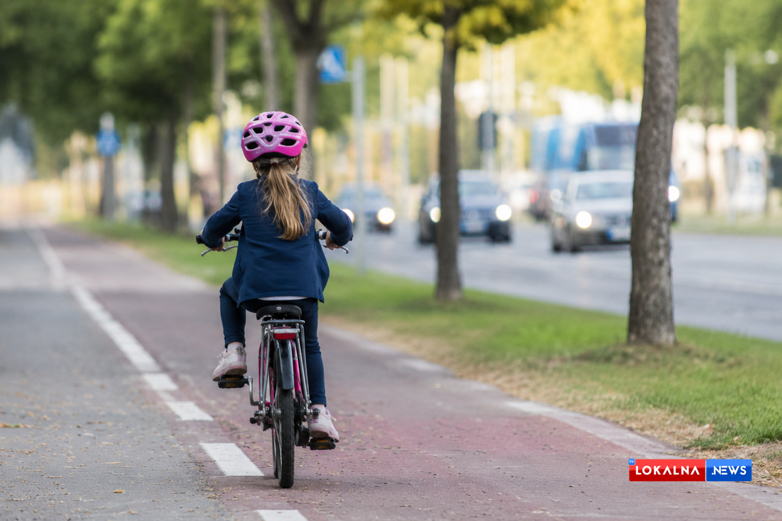 Ważne zmiany dla dzieci na rowerach i hulajnogach. Od czerwca nowe obowiązki Ważne zmiany dla dzieci na rowerach i hulajnogach. Od czerwca nowe obowiązki