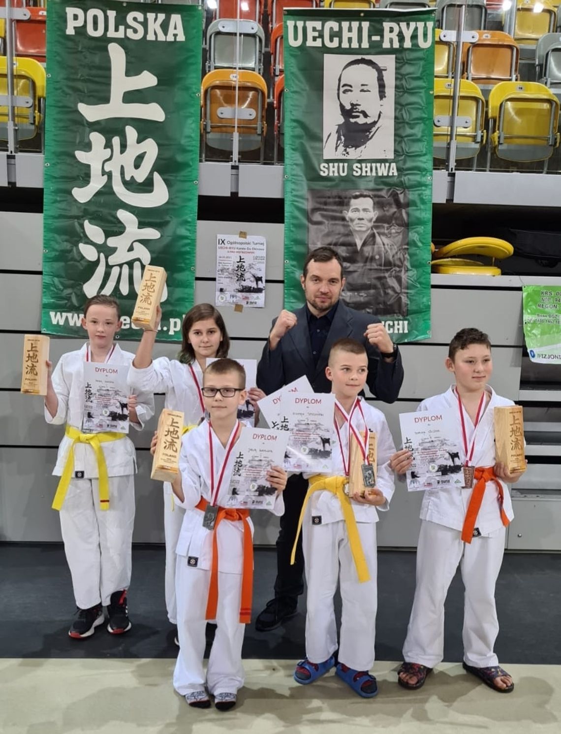 Worek medali zawodników karatecy Klubu Karate Randori na IX Ogólnopolskiego Turnieju Karate Uechi-Ryu w Częstochowie